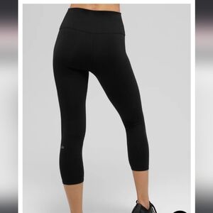 Alo Crop Leggings
